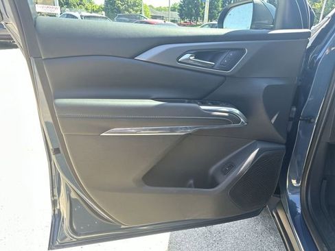 Used 2025 Chevrolet Traverse LT FWD image 24