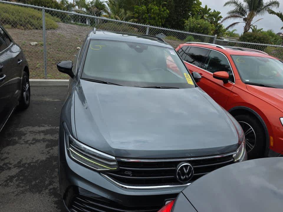 Used 2023 Volkswagen Tiguan SE R-Line FWD image 2