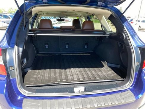 Used 2017 Subaru Outback 3.6R Touring AWD/4WD image 25