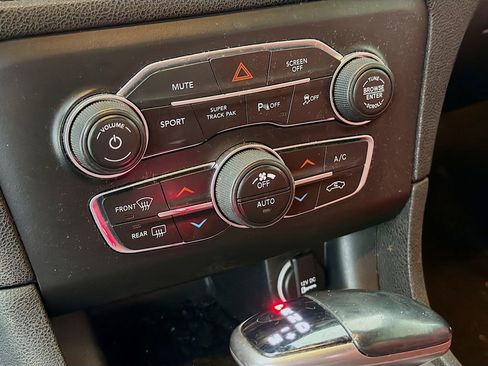 Used 2019 Dodge Charger GT image 15