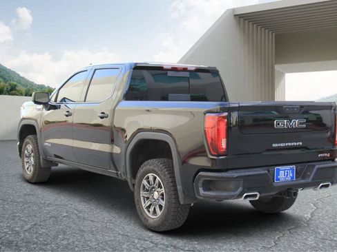 Used 2024 GMC Sierra 1500 AT4 w/ Technology Package AWD/4WD image 7