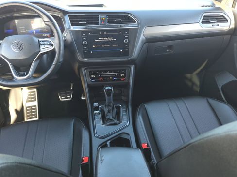 Certified 2022 Volkswagen Tiguan SE R-Line image 19