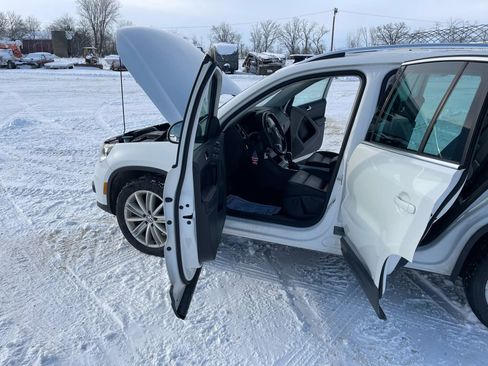 Used 2013 Volkswagen Tiguan SE image 10