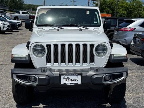 Used 2018 Jeep Wrangler Unlimited Sahara w/ Dual Top Group AWD/4WD image 11