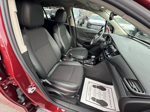 Used 2022 Buick Encore Preferred w/ Safety Package image 25