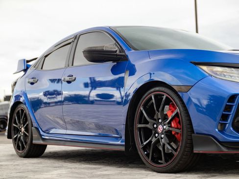 Used 2017 Honda Civic Type R image 3