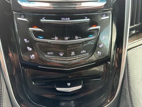 Used 2015 Cadillac Escalade Platinum AWD/4WD image 22