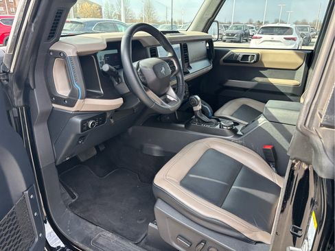 Used 2023 Ford Bronco Wildtrak image 6