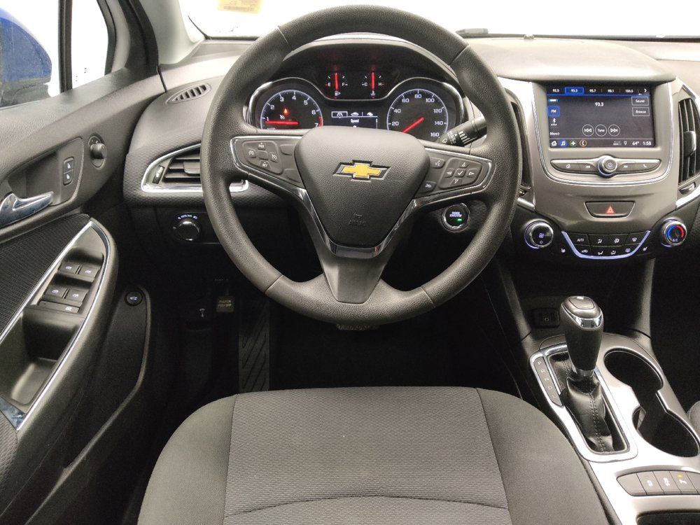 Used 2019 Chevrolet Cruze LT w/ Convenience Package FWD image 22