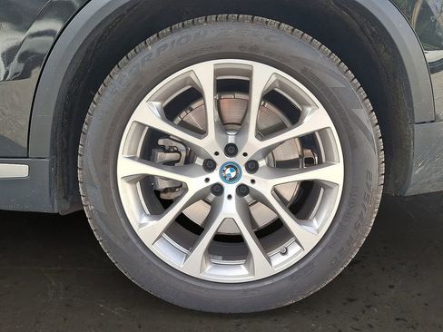 Certified 2024 BMW X5 xDrive50e w/ Climate Comfort Package image 8