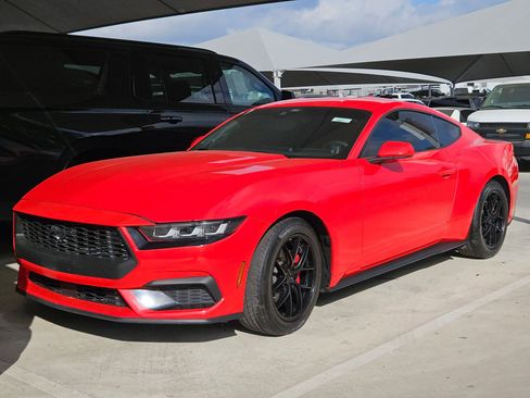 Used 2024 Ford Mustang Coupe image 6