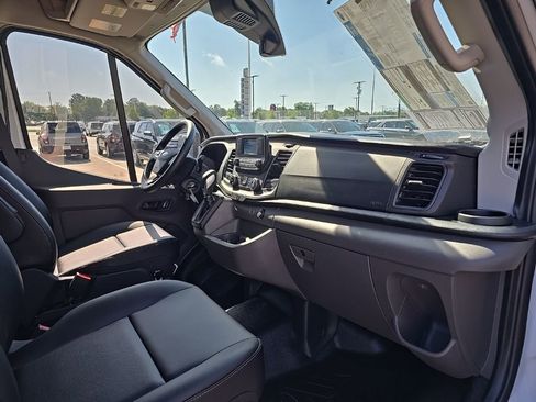 New 2025 Ford Transit 250 148 Medium Roof RWD image 21