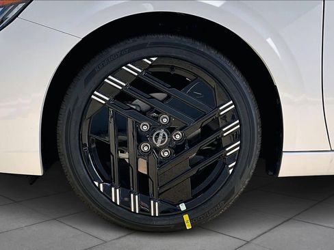 New 2026 Nissan Sentra SR w/ Floor Mat Package image 9