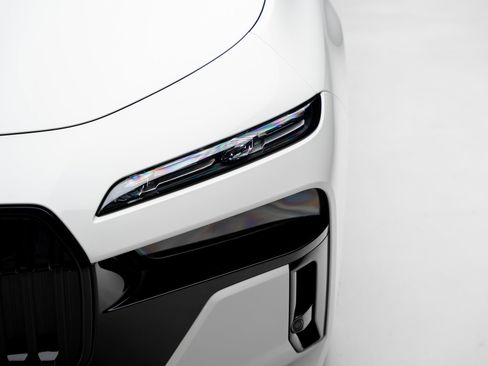 Used 2024 BMW 760i xDrive image 11