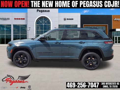 New 2026 Jeep Grand Cherokee Limited w/ Limited Altitude Package RWD image 3