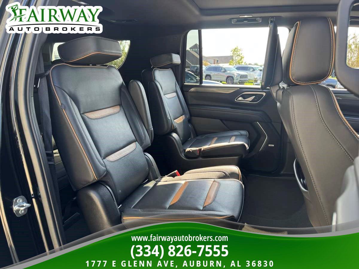 Used 2021 GMC Yukon XL AT4 w/ AT4 Premium Plus Package AWD/4WD image 13