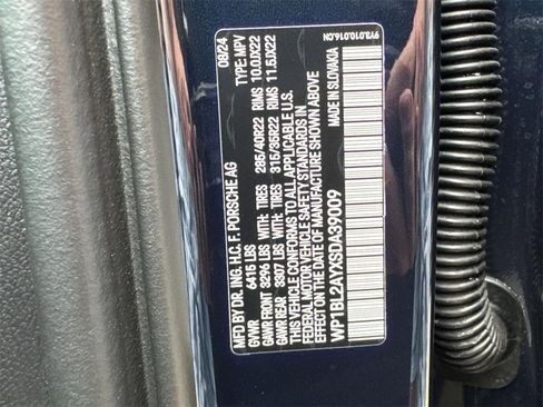 Used 2025 Porsche Cayenne S image 28