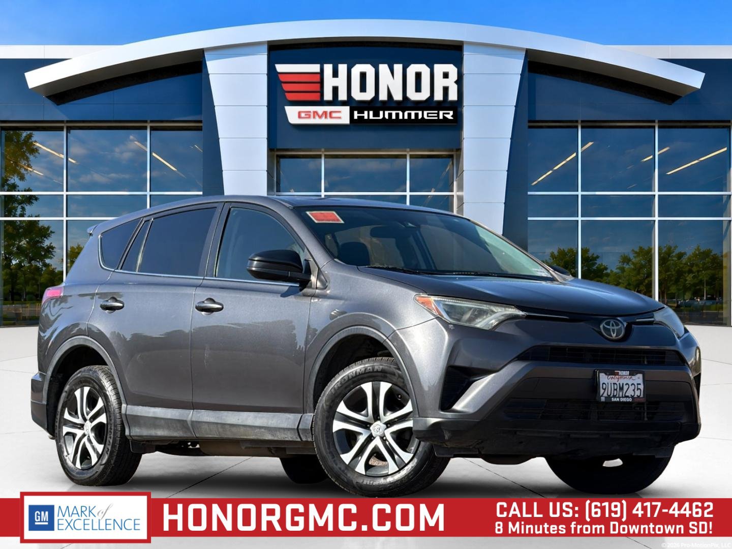 Used 2018 Toyota RAV4 LE w/ All Weather Liner Package FWD image 1