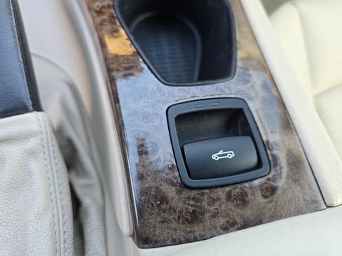 Used 2008 BMW 328i Convertible image 31