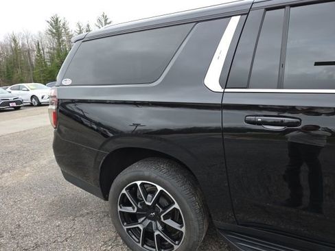 Used 2023 Chevrolet Suburban LT w/ Luxury Package AWD/4WD image 35