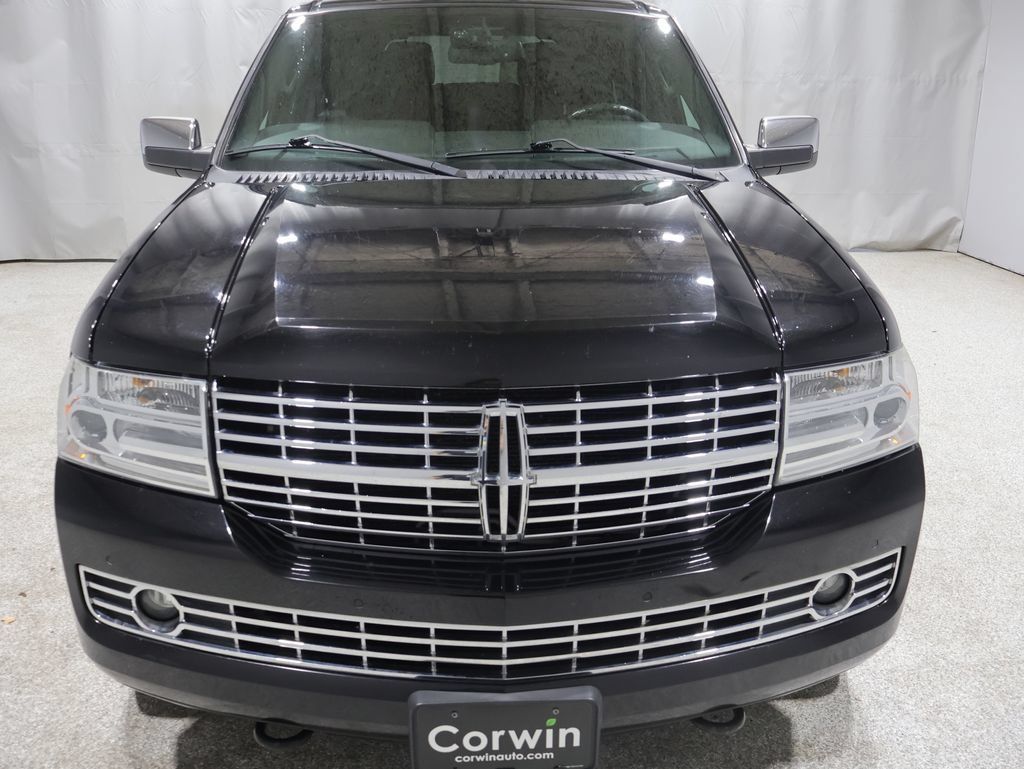 Used 2012 Lincoln Navigator 4WD image 16