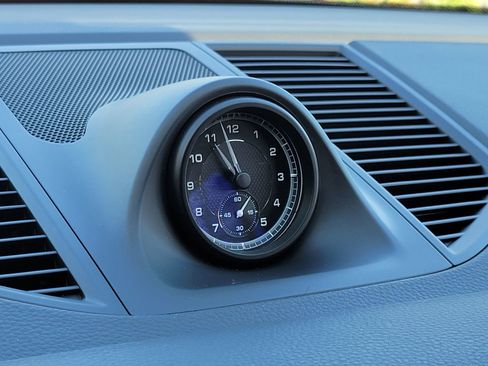 Used 2025 Porsche Macan image 21