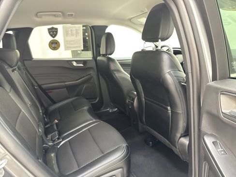 Used 2025 Ford Escape SE FWD image 29