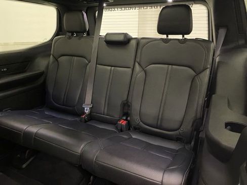 Used 2023 Jeep Wagoneer Series II w/ Premium Group I image 26