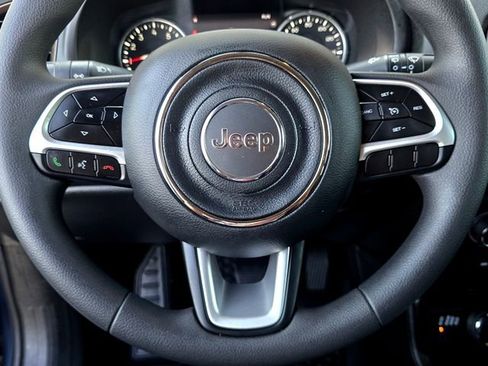 Certified 2023 Jeep Renegade Latitude image 13