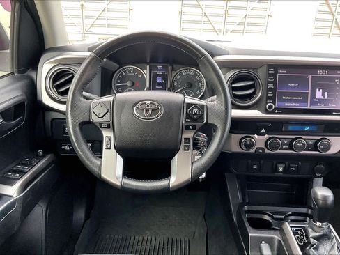 Used 2021 Toyota Tacoma SR5 w/ Trail Edition image 8