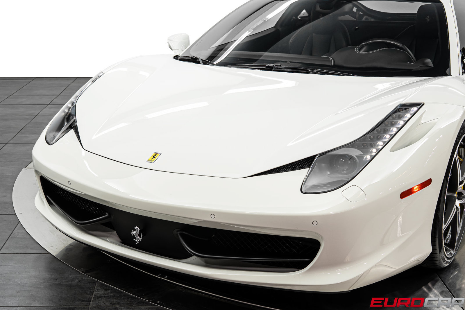 Used 2015 Ferrari 458 Italia Coupe RWD image 13