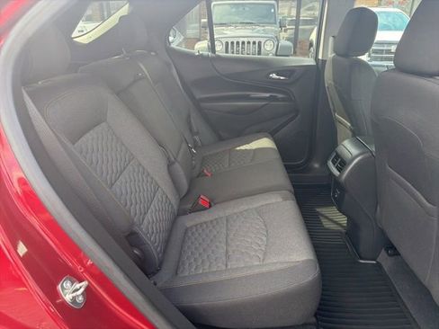 Used 2020 Chevrolet Equinox LT w/ Driver Convenience Package image 18