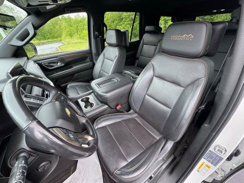 Used 2023 Chevrolet Tahoe High Country AWD/4WD image 13