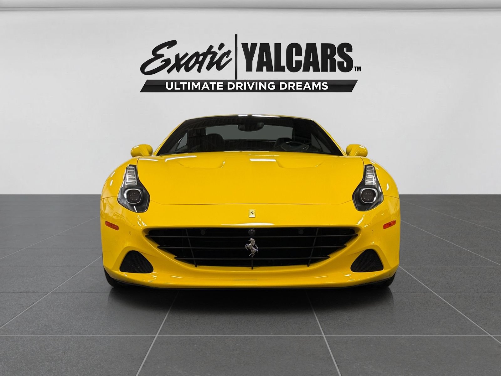 Used 2015 Ferrari California T RWD image 8