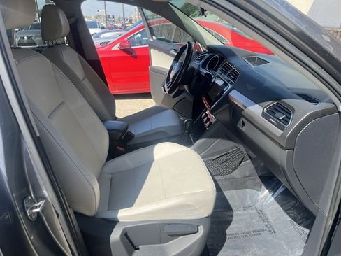 Used 2018 Volkswagen Tiguan SEL image 39