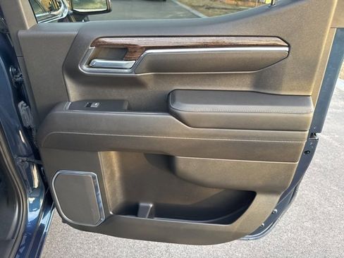Used 2022 GMC Sierra 1500 SLE image 13