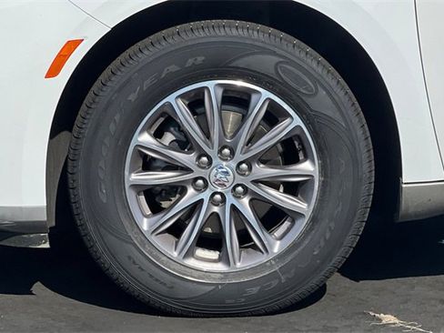 Used 2024 Buick Enclave Premium image 39