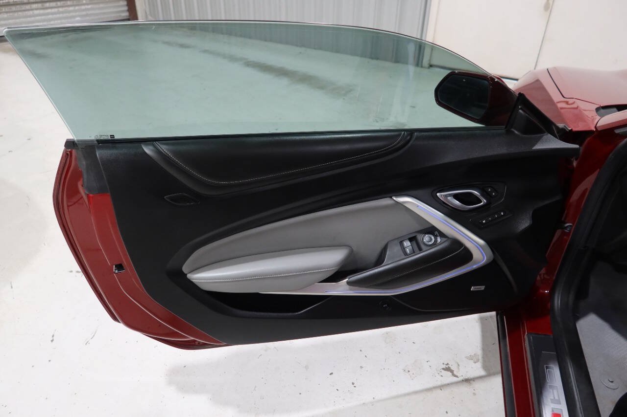 Used 2021 Chevrolet Camaro SS RWD image 19