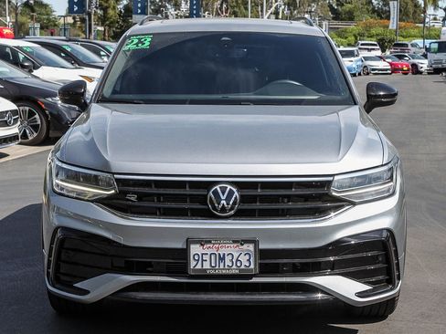 Used 2023 Volkswagen Tiguan SE R-Line image 2
