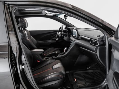 Used 2020 Hyundai Veloster Turbo FWD image 30