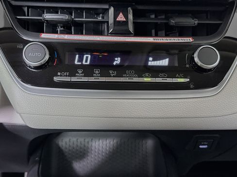 Used 2025 Toyota Corolla LE image 22