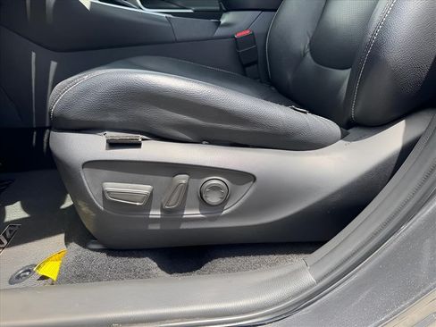 Used 2025 Toyota RAV4 XLE FWD image 17