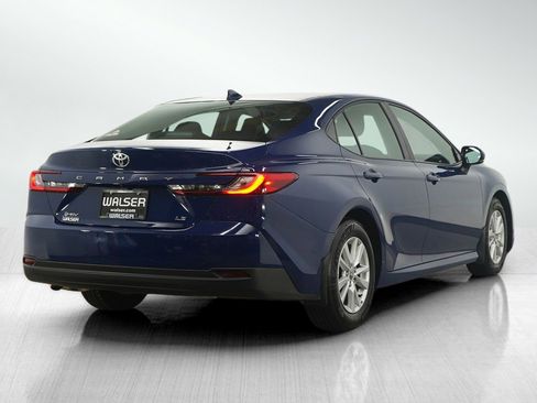 Used 2025 Toyota Camry LE image 5