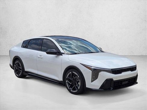 Used 2025 Kia K4 GT-Line w/ GT-Line Sunroof Package FWD image 2