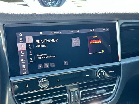 Certified 2023 Porsche Macan AWD/4WD image 15