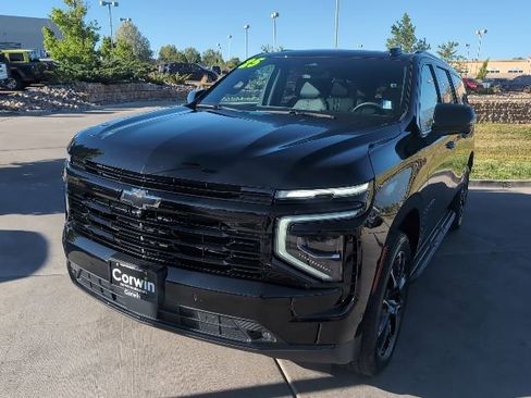Used 2025 Chevrolet Suburban RST w/ Comfort Package AWD/4WD image 3