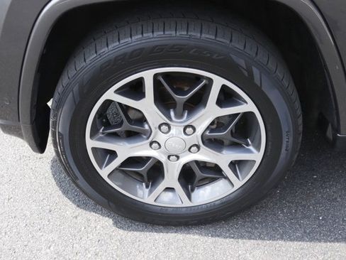 Used 2020 Jeep Grand Cherokee Overland image 13