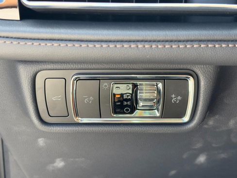 New 2026 Lincoln Aviator AWD image 18
