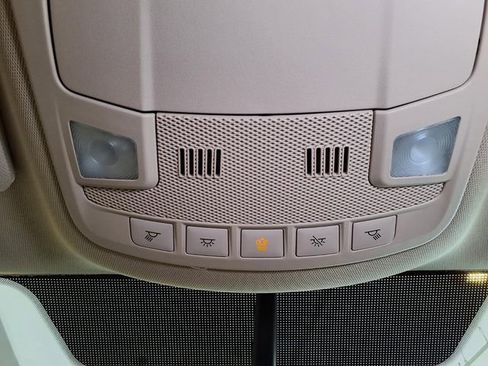 Used 2018 Lincoln MKC Select w/ Select Plus Package image 16