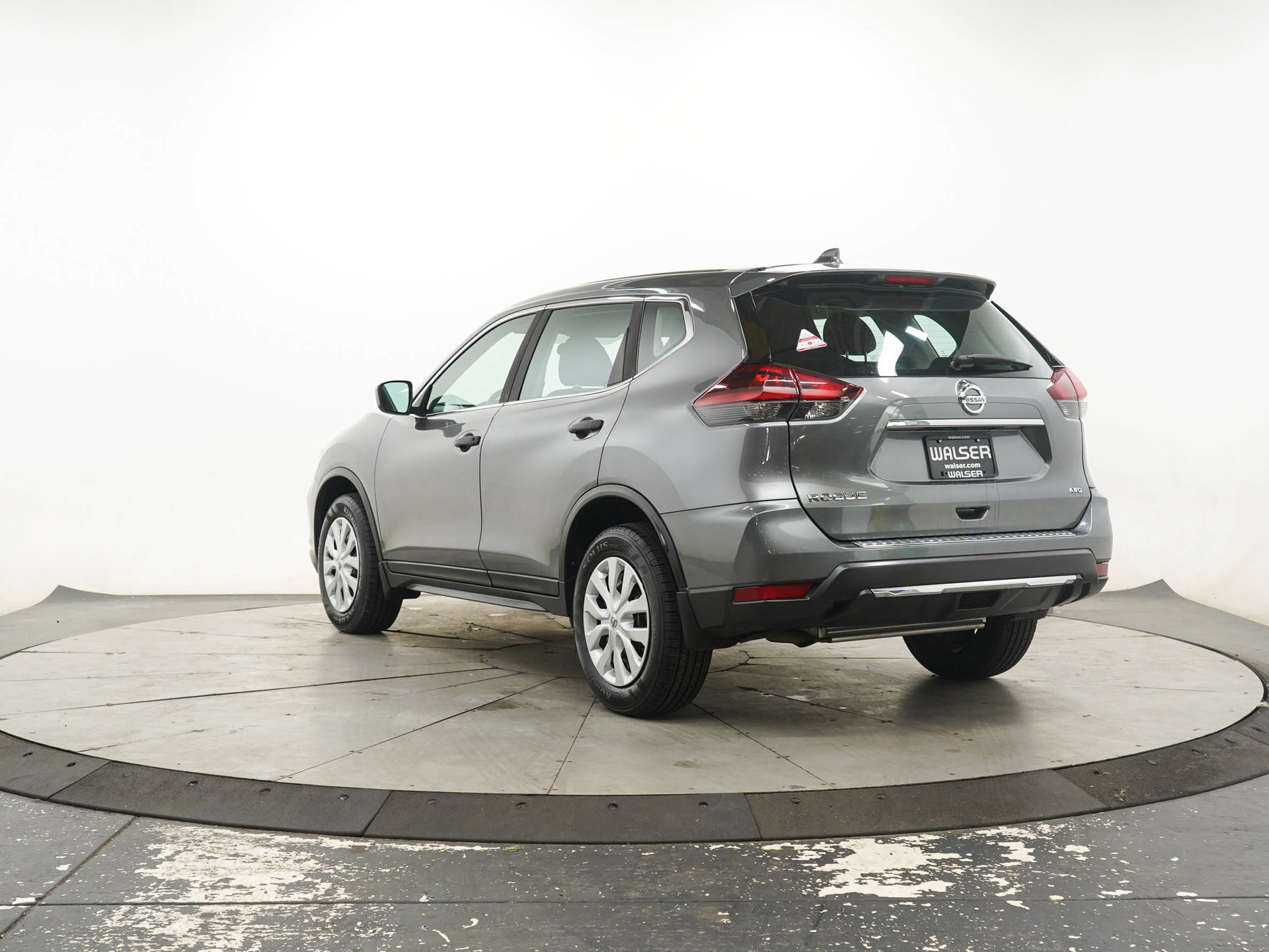 Used 2018 Nissan Rogue S AWD/4WD image 4